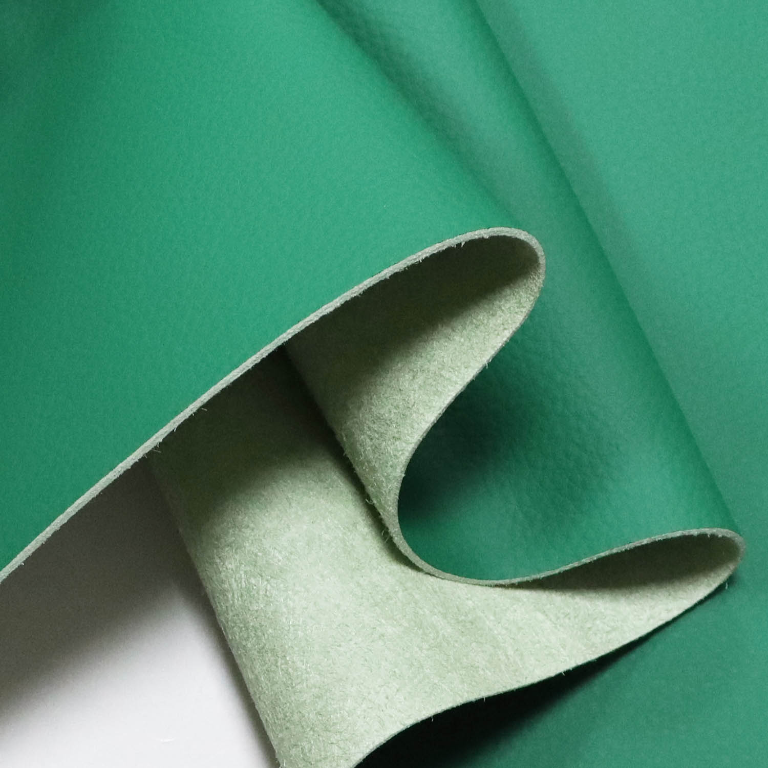 Leathar upholstery gluaisteán microfiber uiscedhíonach